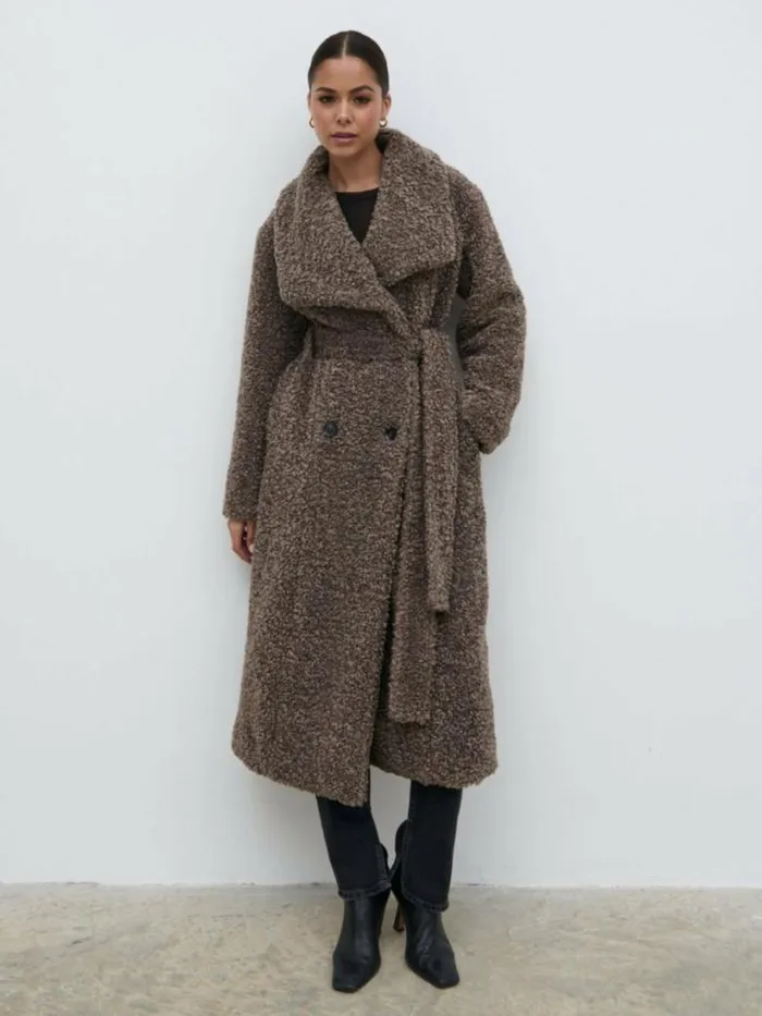 Pretty Lavish Outerwear Women Mahli Shaggy Texture Robe Coat Brown
