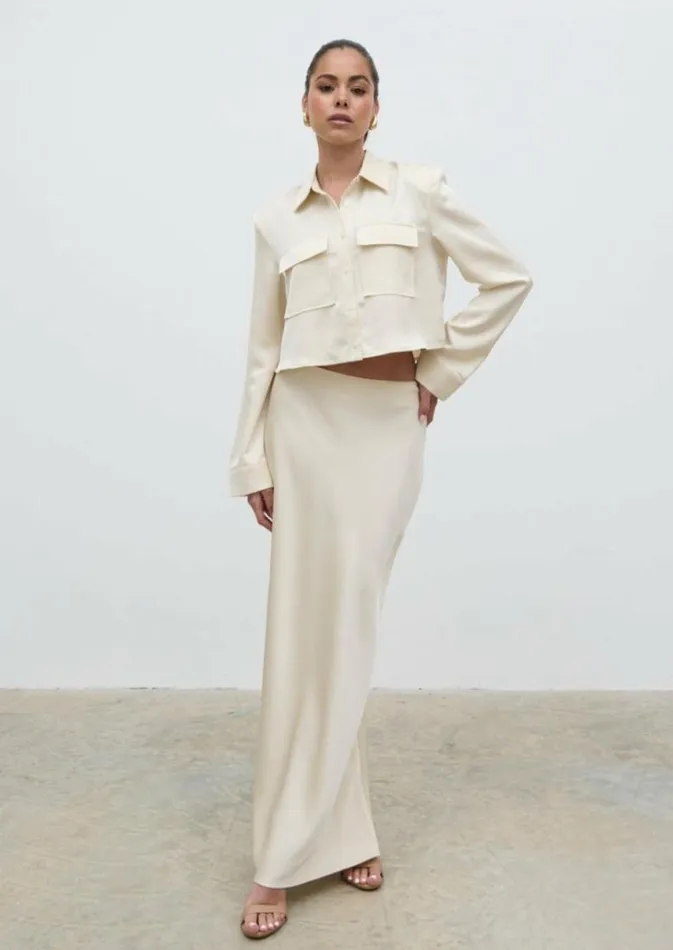 Pretty Lavish Tops Women Lonnie Satin Boxy Shirt Cream