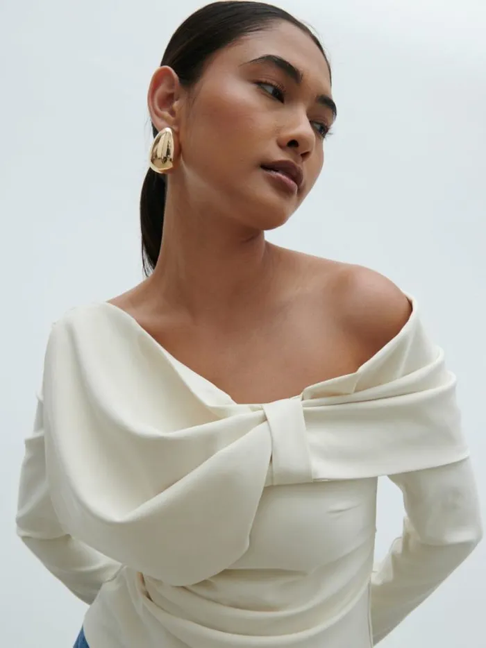 Pretty Lavish Tops Women Naomi Exaggerated Bow Top Cream