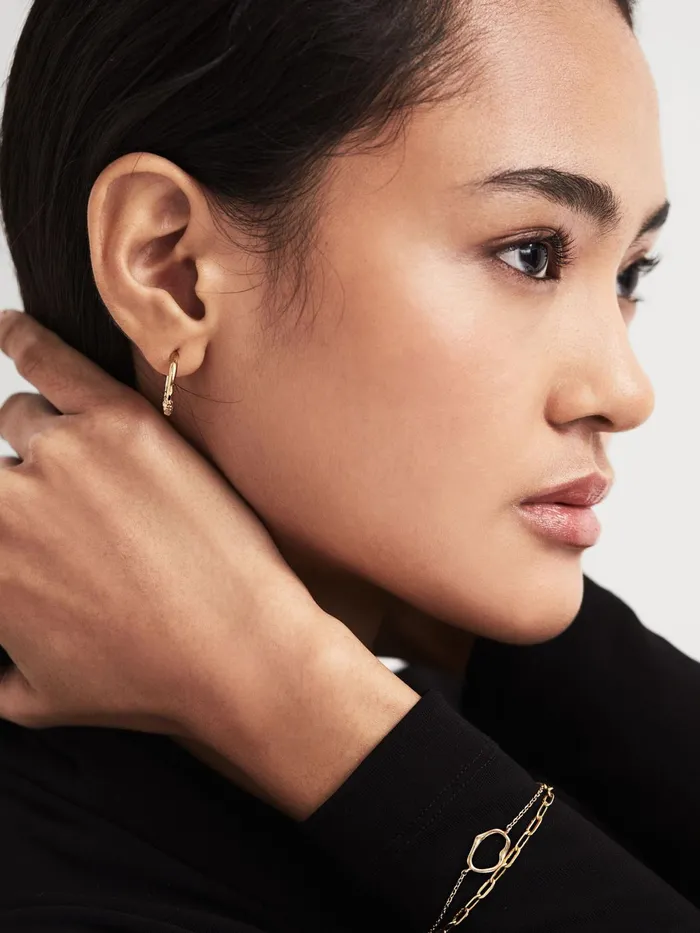 Reiss Jewellery Miro 8 Maria Black Huggie Earring Gold 8211 Women