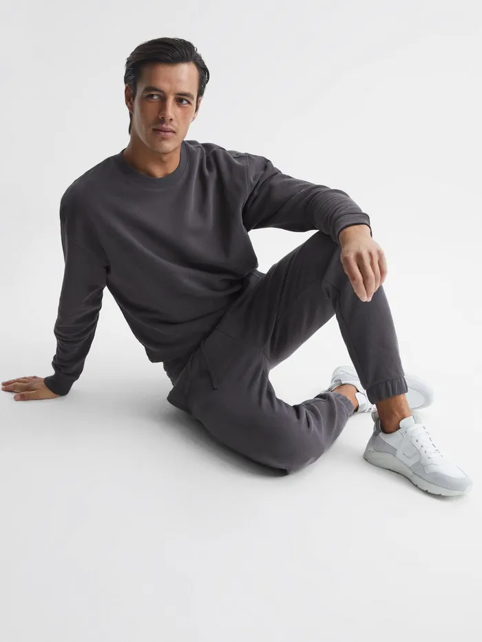 Reiss Sweats and Hoodies Alistar Oversized Garment Dye Sweatshirt Fern Green 8211 Men Reiss Sweats and Hoodies Alistar Oversized Garment Dye Sweatshirt Fern Green 8211 Men