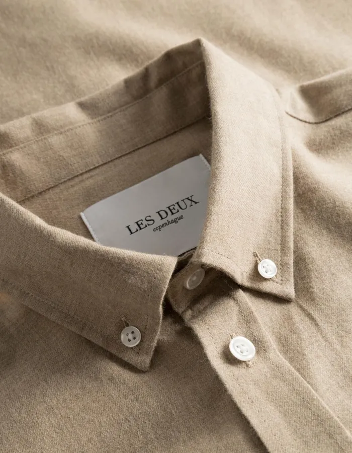 ShirtsOvershirts Men Les Deux Desert Reg Shirt 8211 Dark Sand Melange