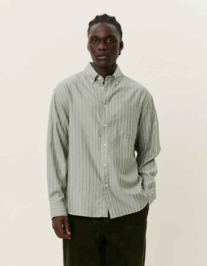 ShirtsOvershirts Men Les Deux Kolton Herringbone Poplin Shirt 8211 WhiteChive Green