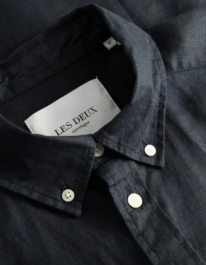 ShirtsOvershirts Men Les Deux Kris Linen SS Shirt 8211 Dark Navy