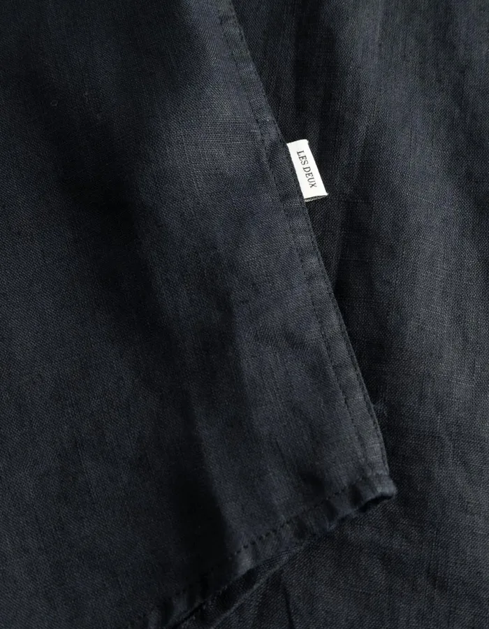 ShirtsOvershirts Men Les Deux Kris Linen SS Shirt 8211 Dark Navy
