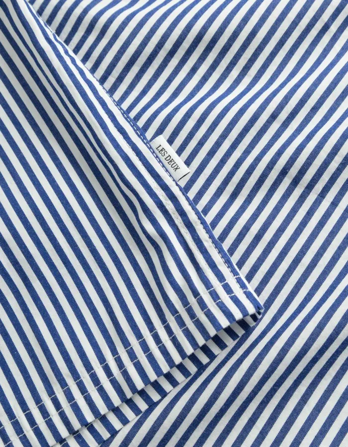 ShirtsOvershirts Men Les Deux Lawson 20 Poplin Shirt 8211 WhiteSurf Blue