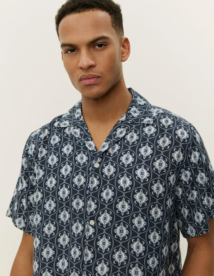 ShirtsOvershirts Men Les Deux Ornament Tencel SS Shirt 8211 Dark NavyLight Blue