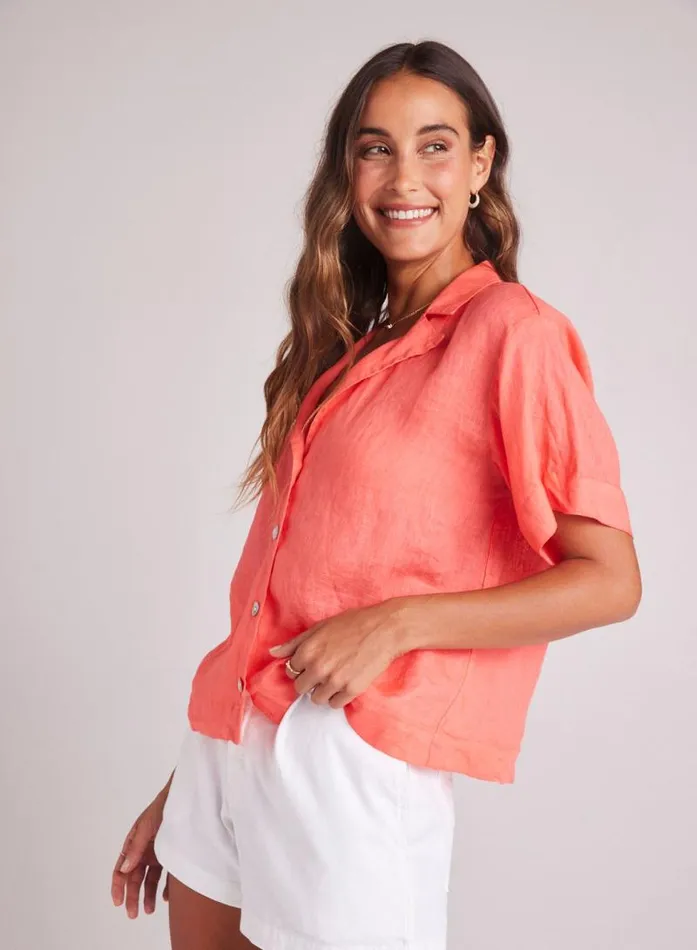Short Sleeve Flowy Button Down 8211 Hibiscus Bloom Women Bella Dahl Button Down Short Sleeve Flowy Button Down 8211 Hibiscus Bloom Women Bella Dahl Button Down