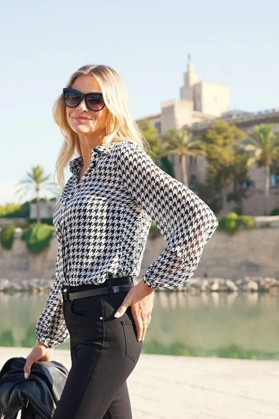 Sosandar Black and White Dogtooth Print Shirt Black White Women Tops