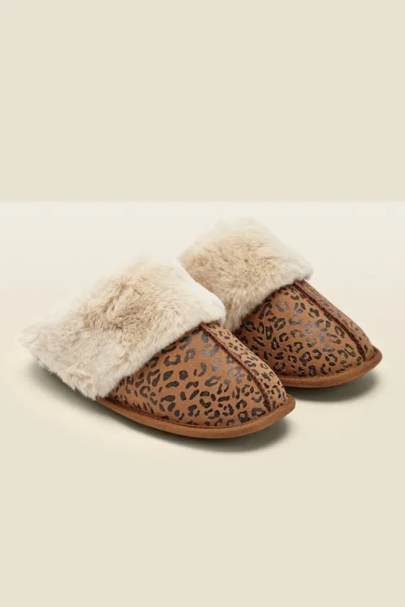 Sosandar Leopard Print Suede Mule Slippers With Faux Fur Lining Women Slippers Sosandar Leopard Print Suede Mule Slippers With Faux Fur Lining Women Slippers