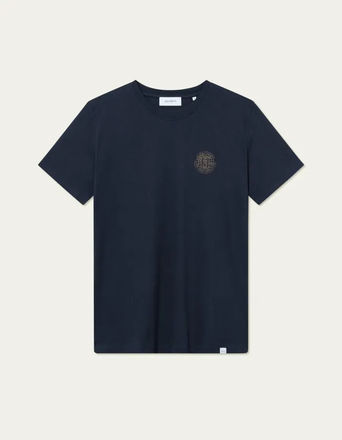 Tshirts Men Les Deux Globe TShirt 8211 Dark NavyTobacco Brown