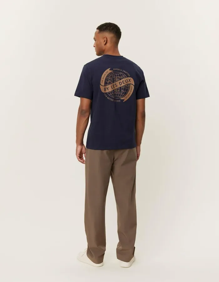 Tshirts Men Les Deux Globe TShirt 8211 Dark NavyTobacco Brown