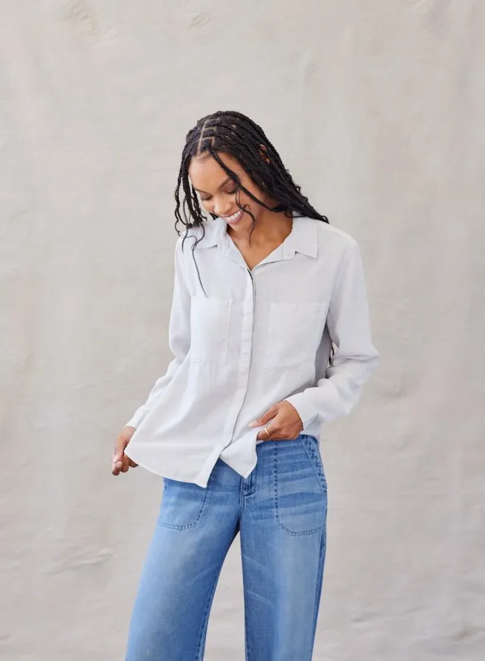 Two Pocket Classic Button Down 8211 Foggy Sky Women Bella Dahl Long Sleeve Two Pocket Classic Button Down 8211 Foggy Sky Women Bella Dahl Long Sleeve