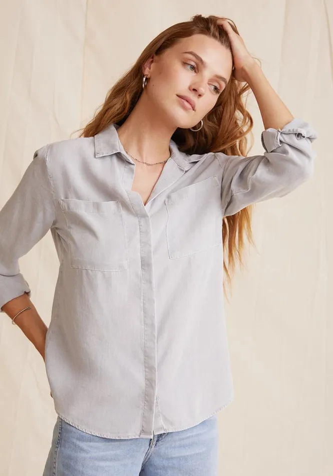 Two Pocket Classic Button Down 8211 Foggy Sky Women Bella Dahl Long Sleeve Two Pocket Classic Button Down 8211 Foggy Sky Women Bella Dahl Long Sleeve