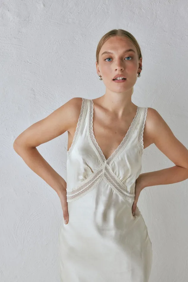 VRG GRL MidiMaxi Dresses Meet Me On The Dance Floor Bias Cut Maxi Dress Cream 8211 Women VRG GRL MidiMaxi Dresses Meet Me On The Dance Floor Bias Cut Maxi Dress Cream 8211 Women