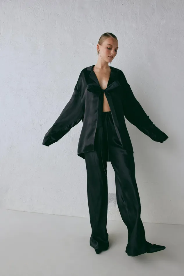 VRG GRL Sets Rae Satin Top Black 8211 Women VRG GRL Sets Rae Satin Top Black 8211 Women