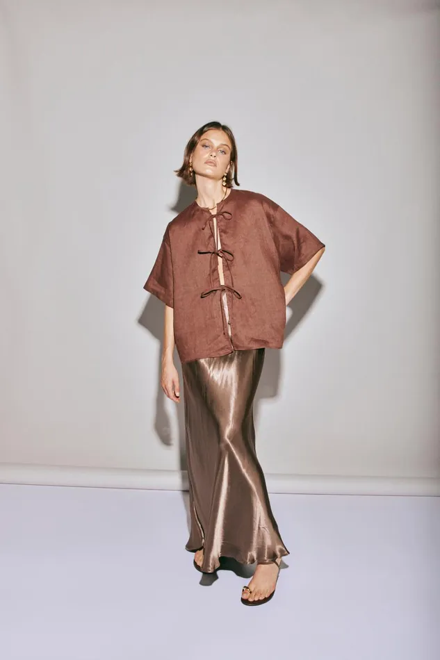 VRG GRL Short Sleeve Naomi Linen Smock Top Umber 8211 Women VRG GRL Short Sleeve Naomi Linen Smock Top Umber 8211 Women