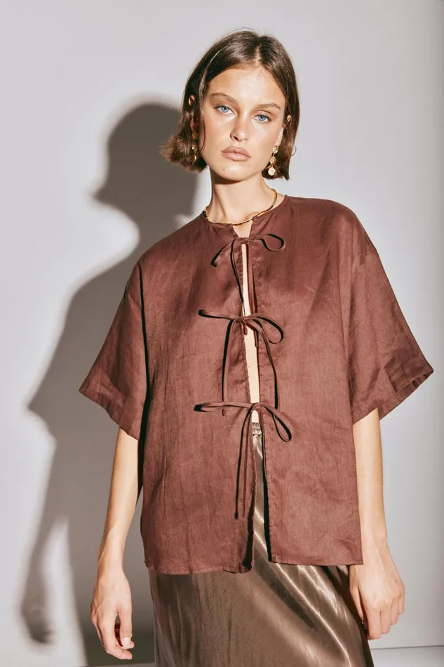VRG GRL Short Sleeve Naomi Linen Smock Top Umber 8211 Women VRG GRL Short Sleeve Naomi Linen Smock Top Umber 8211 Women