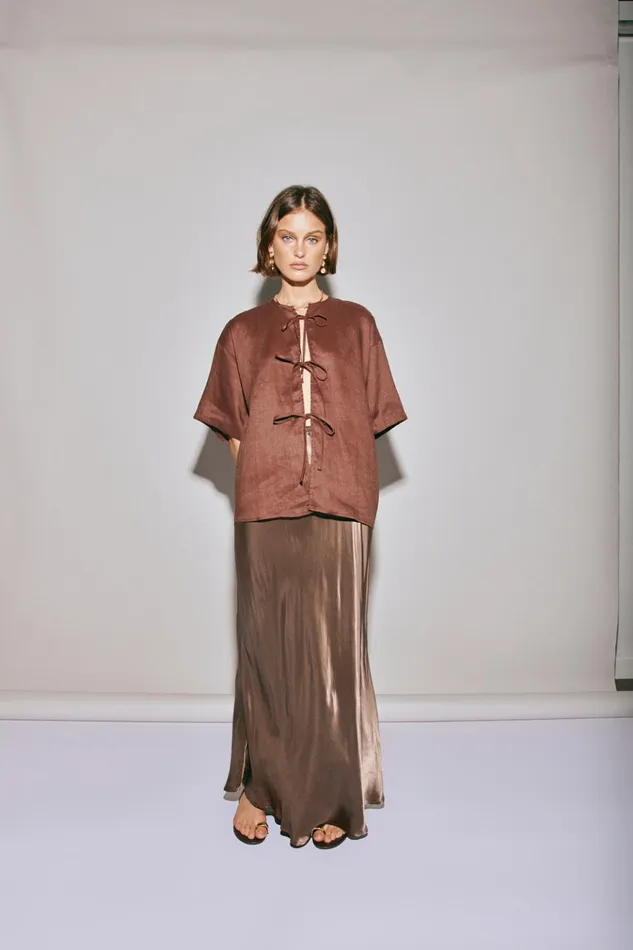 VRG GRL Short Sleeve Naomi Linen Smock Top Umber 8211 Women VRG GRL Short Sleeve Naomi Linen Smock Top Umber 8211 Women
