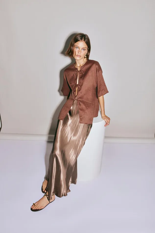 VRG GRL Short Sleeve Naomi Linen Smock Top Umber 8211 Women VRG GRL Short Sleeve Naomi Linen Smock Top Umber 8211 Women