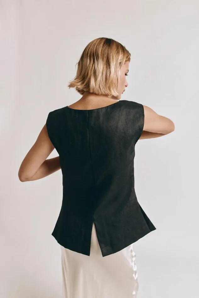 VRG GRL Vests Aria Vest Black 8211 Women VRG GRL Vests Aria Vest Black 8211 Women