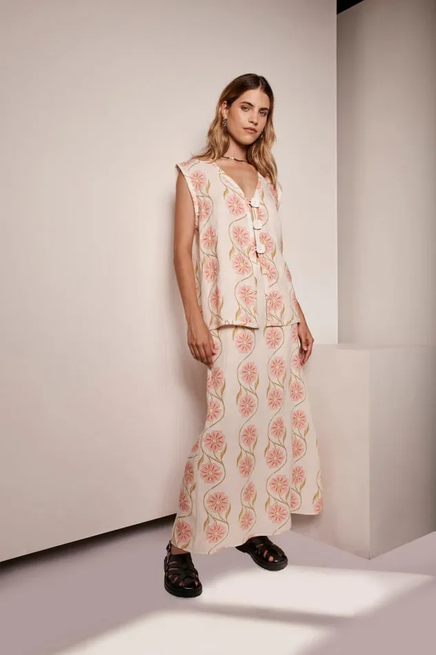 VRG GRL Vests Lorena Linen Vest Bloom 8211 Women VRG GRL Vests Lorena Linen Vest Bloom 8211 Women