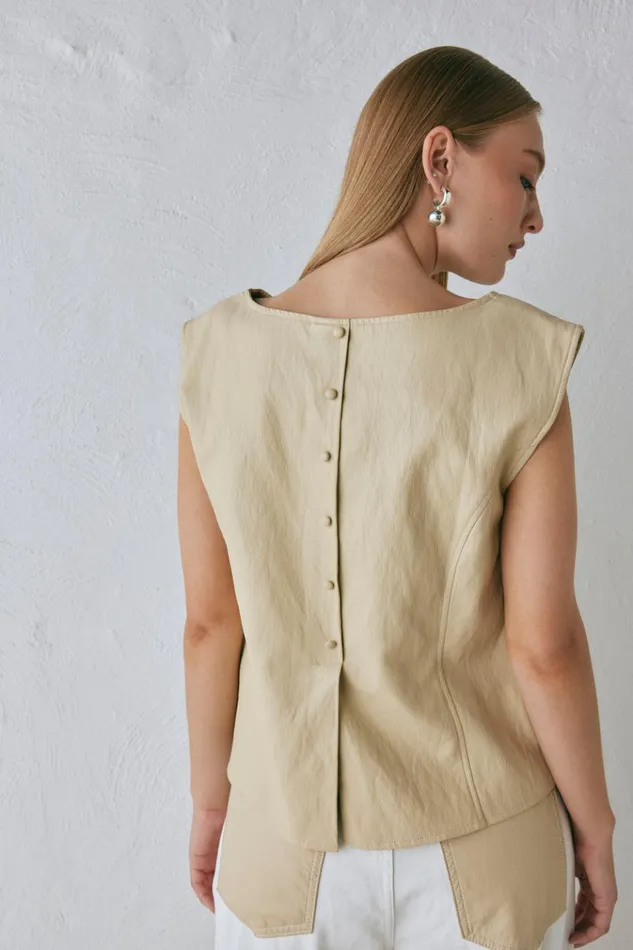 VRG GRL Vests Sutton Vest Butter 8211 Women VRG GRL Vests Sutton Vest Butter 8211 Women