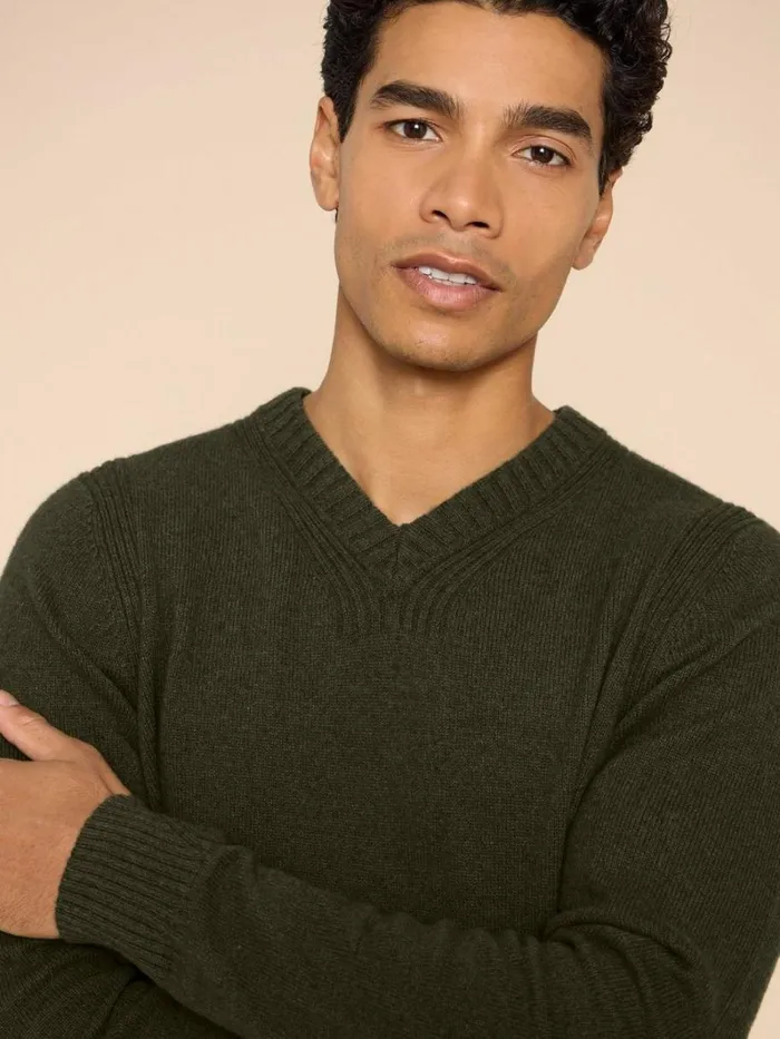 White Stuff KNITWEAR Lambswool V Neck Dark Green 8211 Men