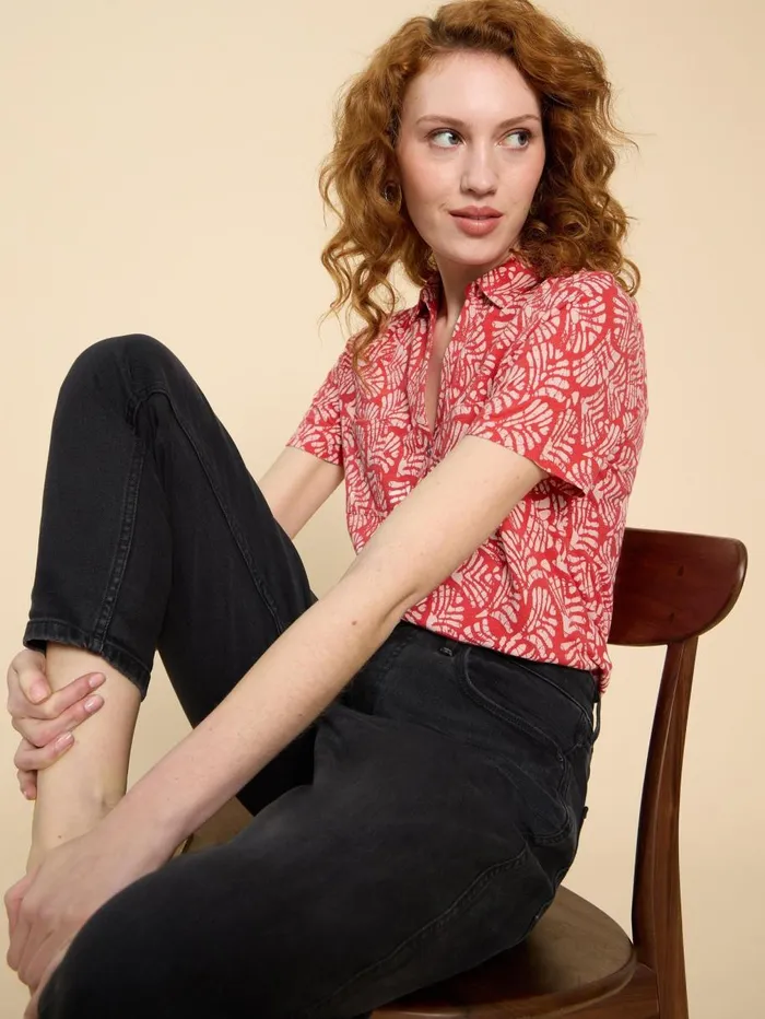 White Stuff SHIRTS and BLOUSES PENNY POCKET SHORT SLEEVE SHIRT Red Print 8211 Women White Stuff SHIRTS and BLOUSES PENNY POCKET SHORT SLEEVE SHIRT Red Print 8211 Women