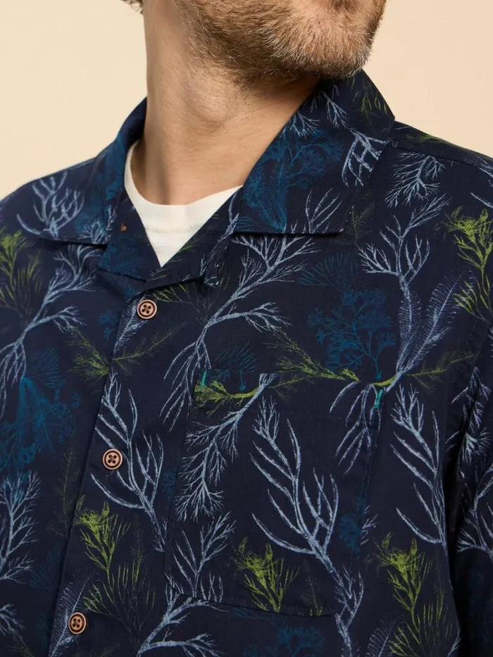 White Stuff SHIRTS Crab Printed SS Shirt Navy Print 8211 Men White Stuff SHIRTS Crab Printed SS Shirt Navy Print 8211 Men