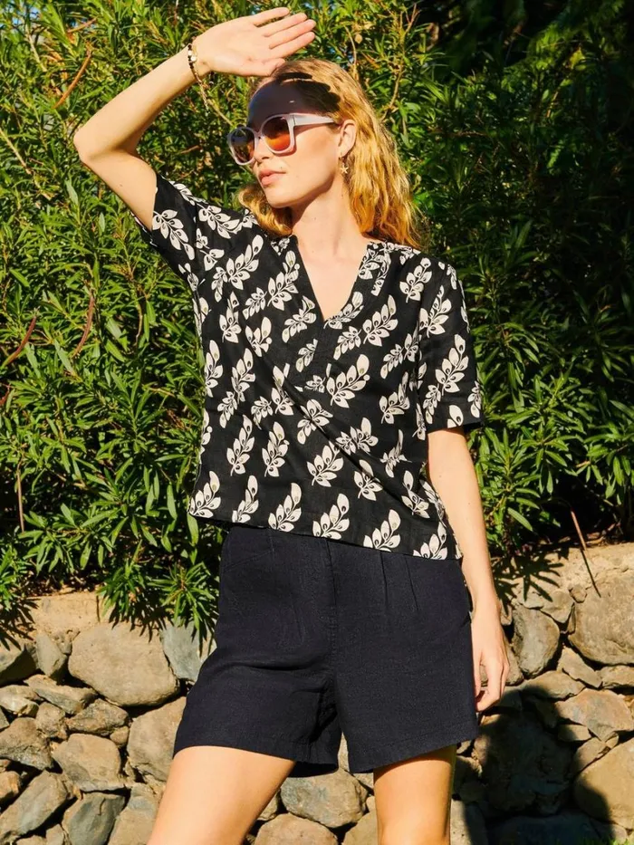 White Stuff SHORTS Rowena Linen Short Pure Black 8211 Women White Stuff SHORTS Rowena Linen Short Pure Black 8211 Women