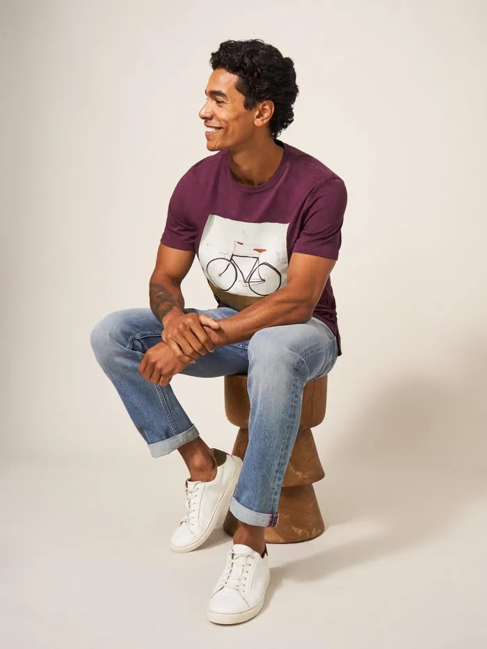 White Stuff TSHIRTS City Cruiser Graphic Tshirt Mid Plum 8211 Men White Stuff TSHIRTS City Cruiser Graphic Tshirt Mid Plum 8211 Men