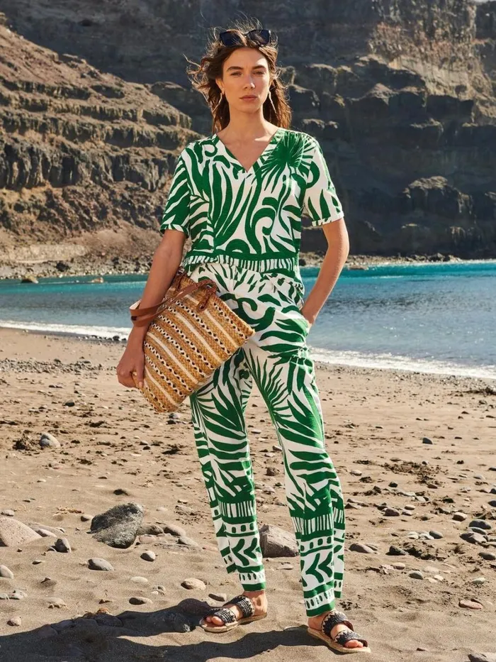White Stuff TROUSERS Lucinda Eco Vero Wide Trouser Green Print 8211 Women White Stuff TROUSERS Lucinda Eco Vero Wide Trouser Green Print 8211 Women