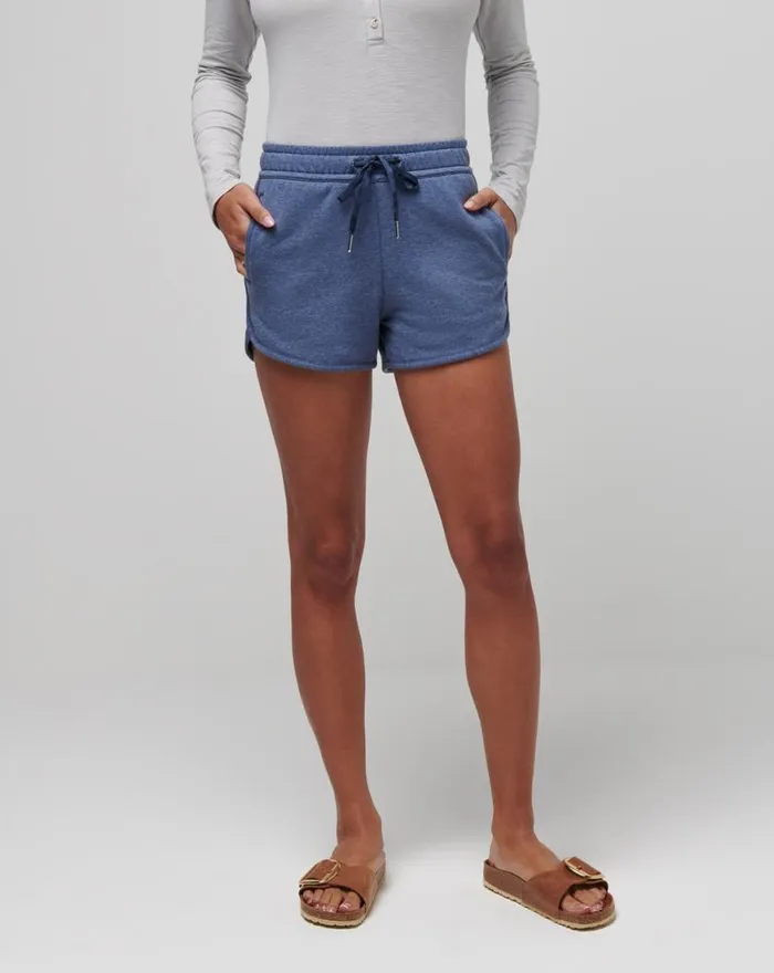 Women CLOUD FLEECE SHORT 20 Heather Navy TravisMathew Shorts