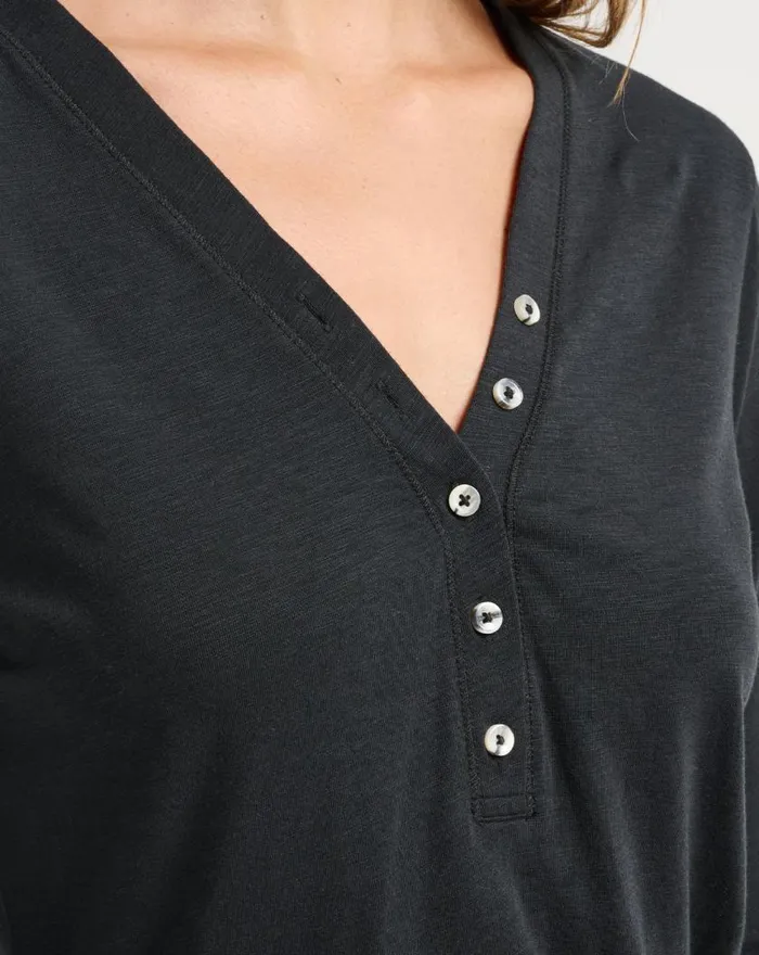 Women CLOUD JERSEY HENLEY Black TravisMathew Tees