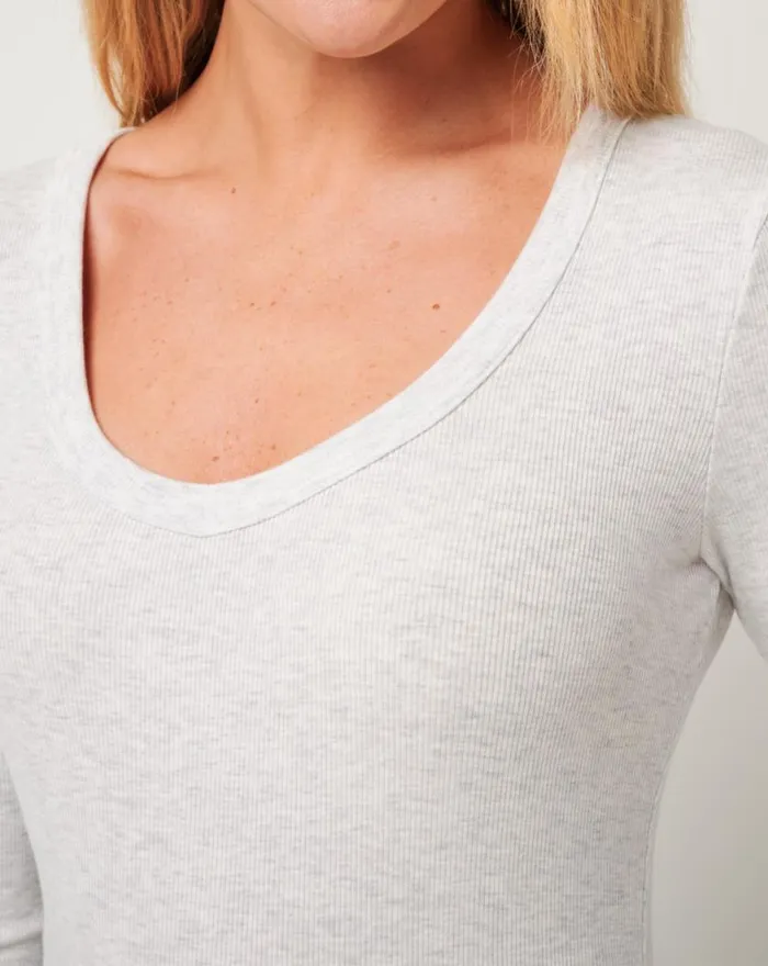 Women CLOUD RIB LONG SLEEVE TOP Heather Light Grey TravisMathew Shirts and Tops