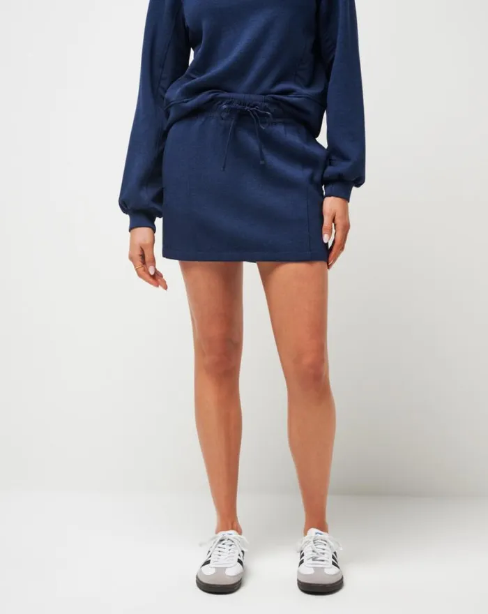 Women DELIGHTFUL SKIRT Heather Navy Blazer TravisMathew Skorts and Skirts