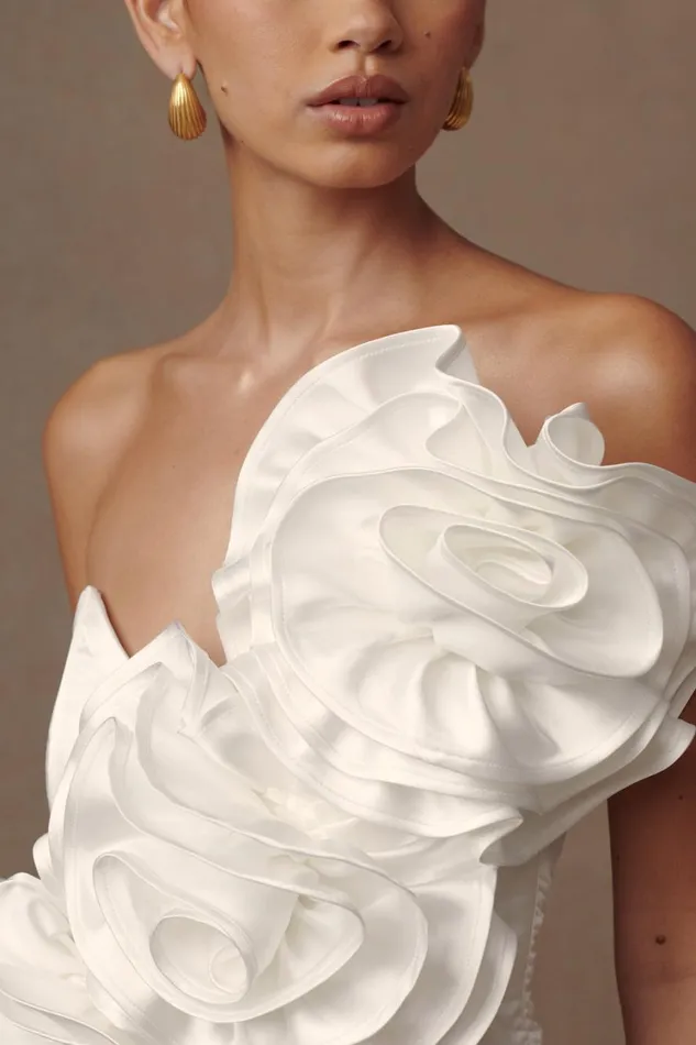 Women Meshki Dresses Olivia Strapless Satin Rose Wedding Gown 8211 White