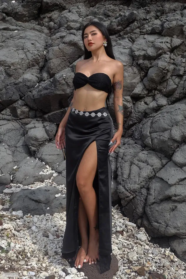 Women Meshki Tops Mia Strapless Twist Top 8211 Black
