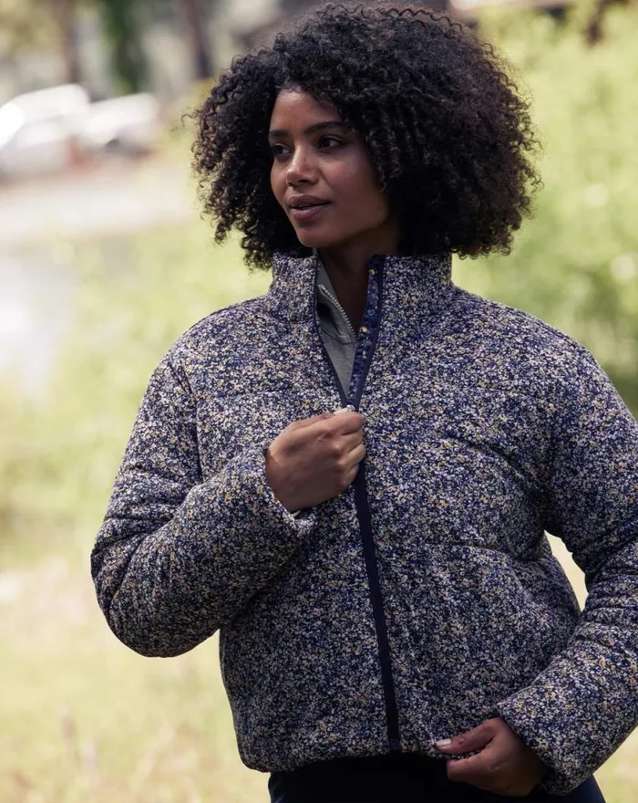 Women MONT BLANC FLORAL PUFFER Cream Multi TravisMathew Jackets