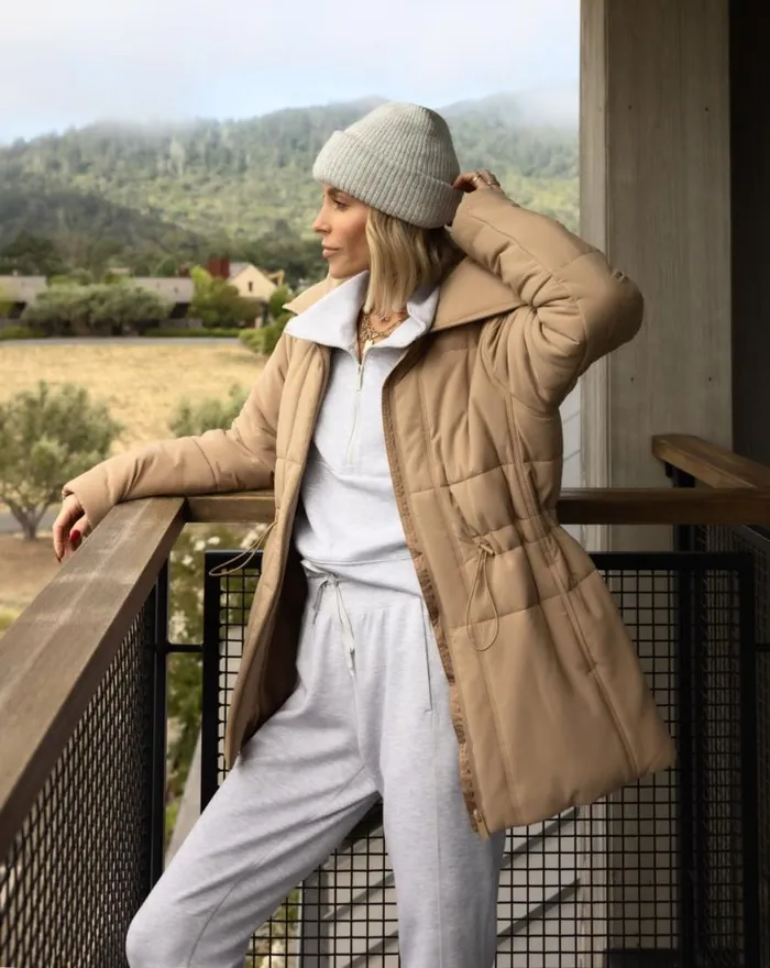 Women MONT BLANC LONG PUFFER Tigers Eye TravisMathew Jackets
