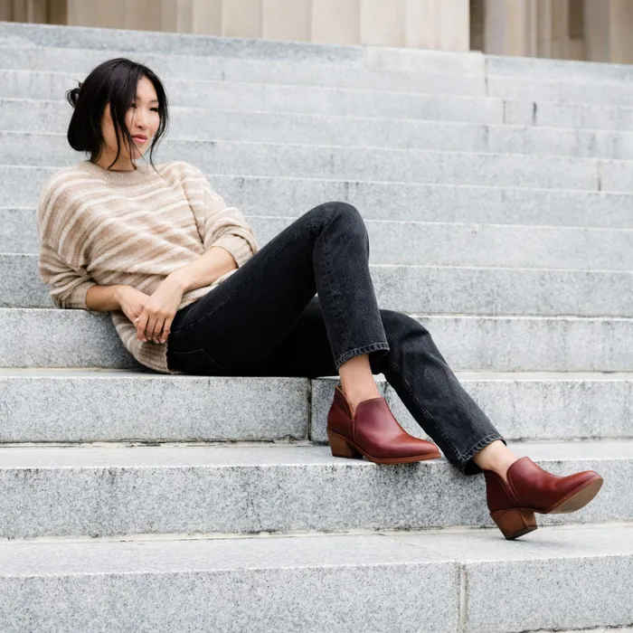 Women Nisolo Boots Mia Everyday Ankle Bootie Auburn