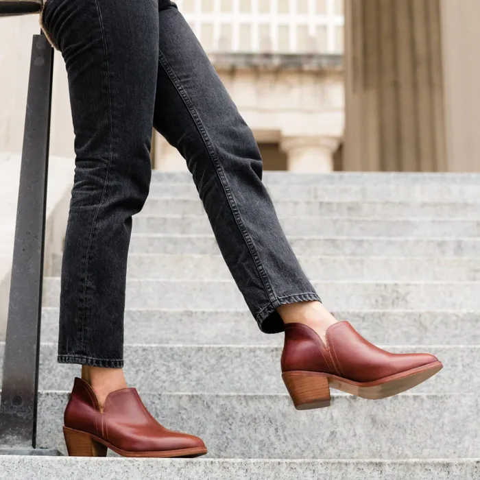 Women Nisolo Boots Mia Everyday Ankle Bootie Auburn