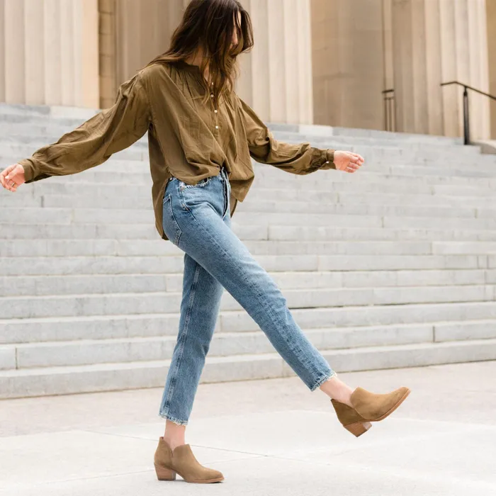 Women Nisolo Boots Mia Everyday Ankle Bootie Taupe Suede