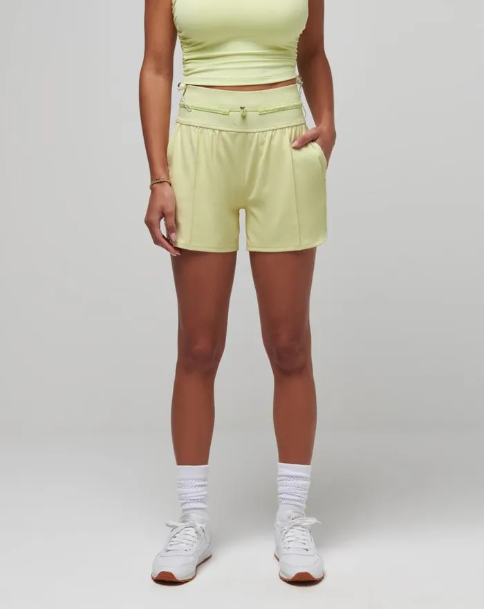 Women QUEENSTOWN MOVEKNIT SHORT Heather Pale Lime Yellow TravisMathew Shorts