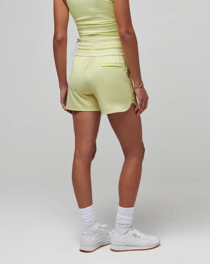 Women QUEENSTOWN MOVEKNIT SHORT Heather Pale Lime Yellow TravisMathew Shorts
