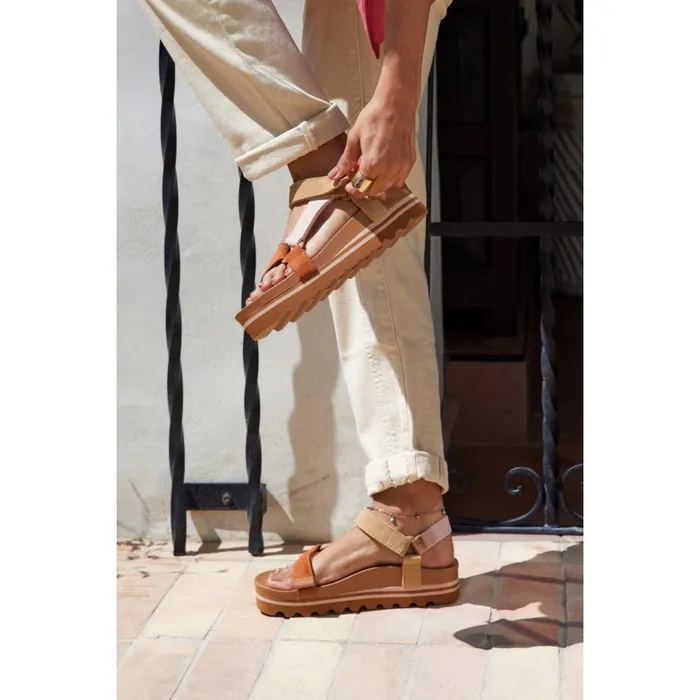 Women Reef Sandals Cushion Rem Hi Foliage Women Reef Sandals Cushion Rem Hi Foliage