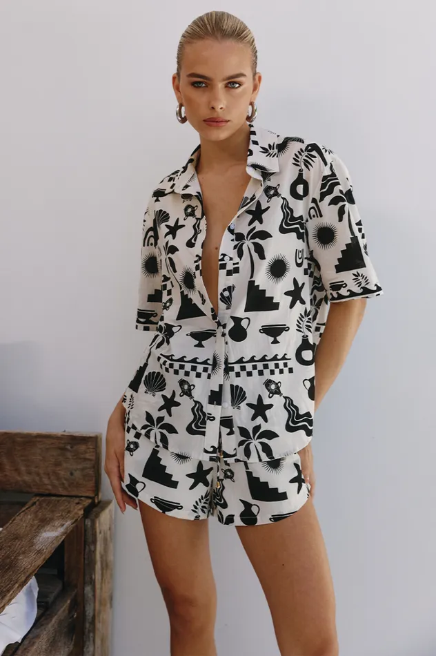 Women Shorts Runaway The Label NAMMOS SHORT Sandblack