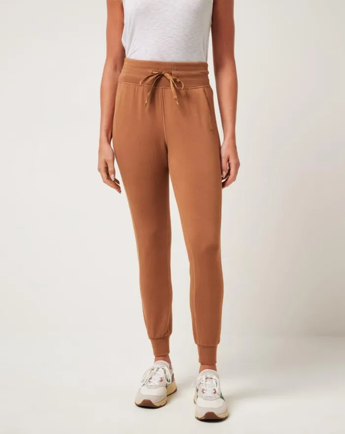 Women SKYLOFT SOFT JOGGER Chestnut TravisMathew Pants