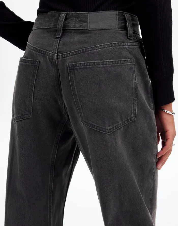 Women The Darted BarrelLeg Jean Olenda Wash Madewell Jeans